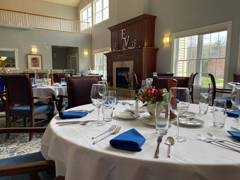 Elegant-Dining-and-Chef-Prepared-Meals-at-Equinox-Village